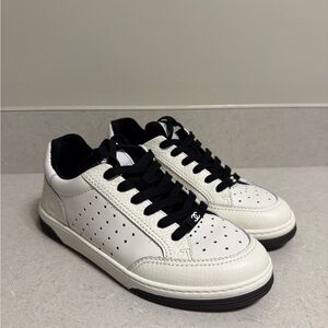 AUTH Preowned Womens Chanel White/Black Low Top Sneakers, size 38, Made in Italy